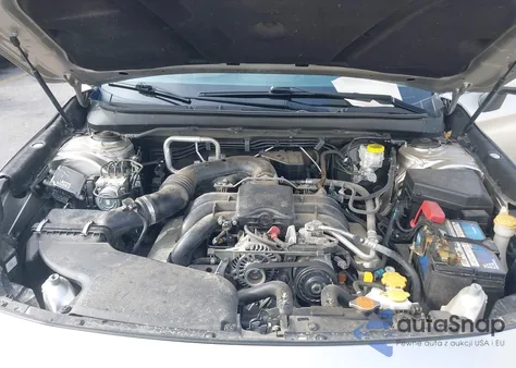 2018 Subaru Outback 3.6R Limited z USA, uszkodzony, nr VIN 4S4BSENC6J3230009